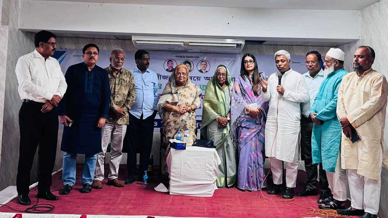 একটি দল রাজনীতির নামে ধর্মকে ব্যবহার করছে: সেলিনা রহমান